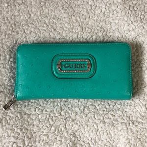 Guess zip around wallet